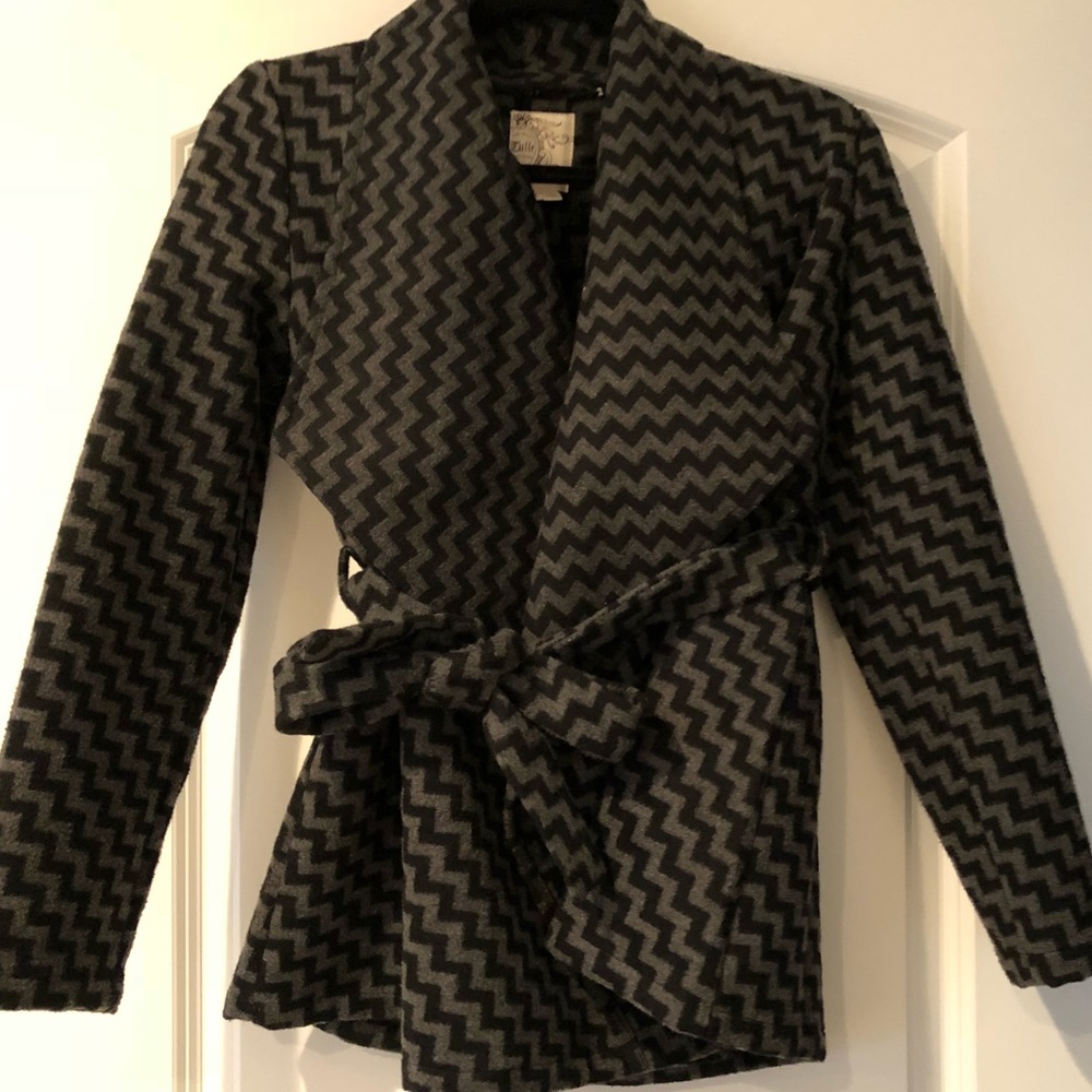 Black & Gray Chevron Wrap Coat
